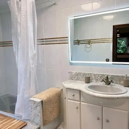 Вилла La Casona De La Carbayeda Овьедо